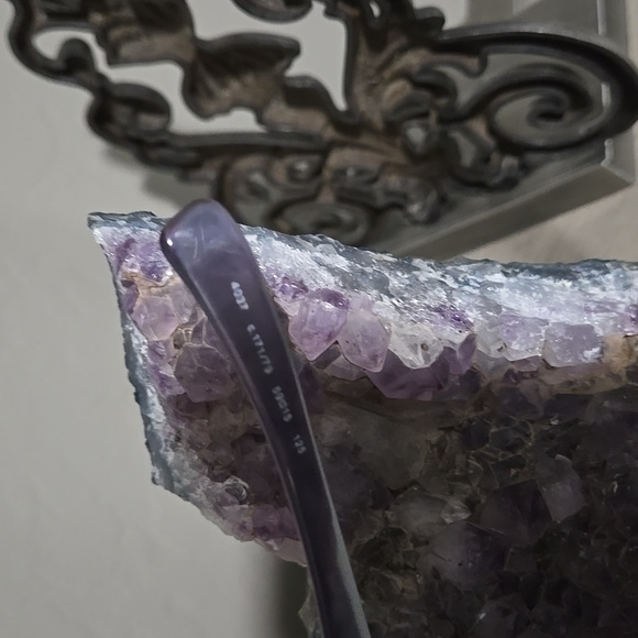 Chanel sun glasses with case - Picture 8 of 14